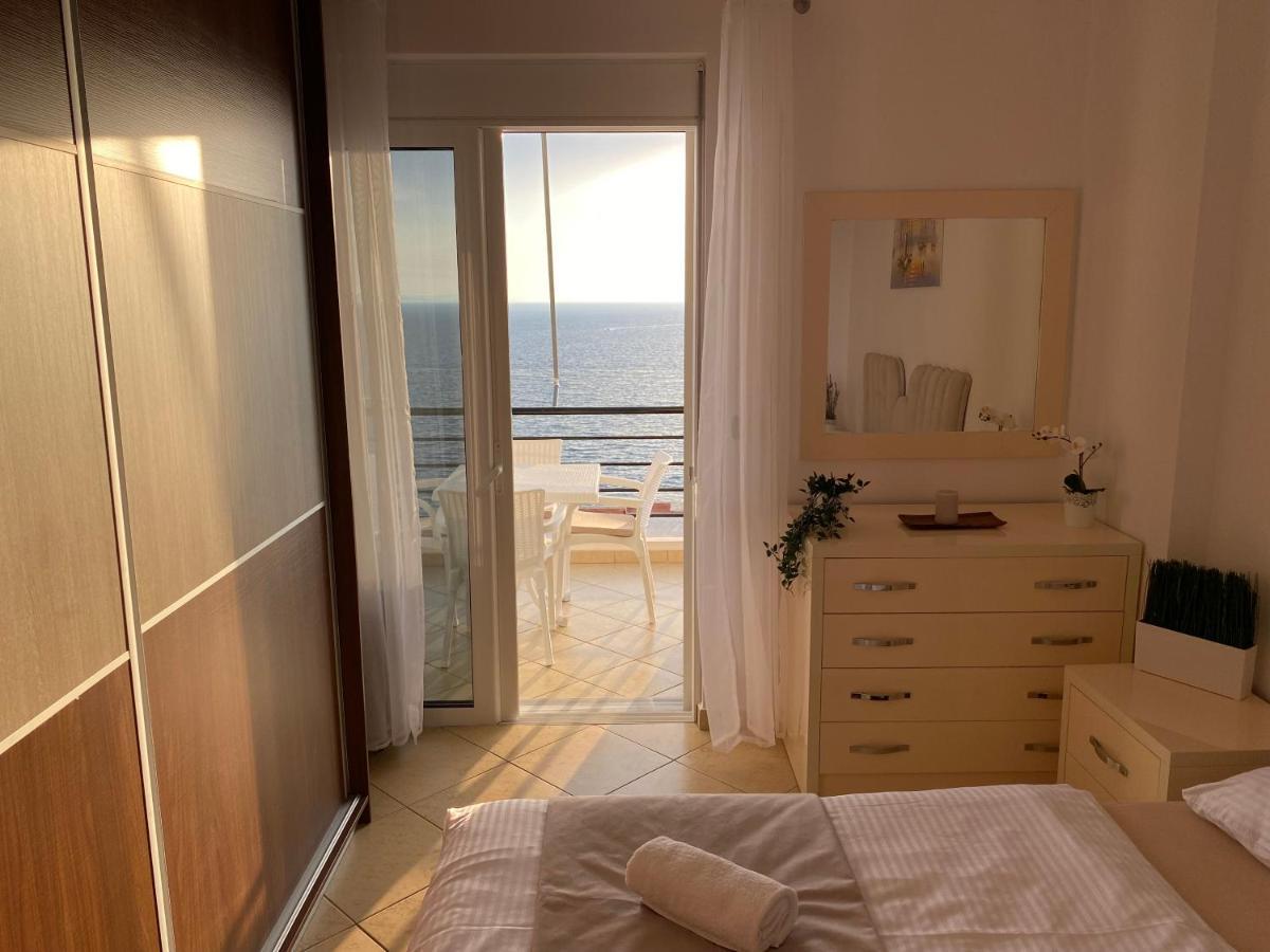 Apartment With Huge Sea View Balcony Saranda Kültér fotó